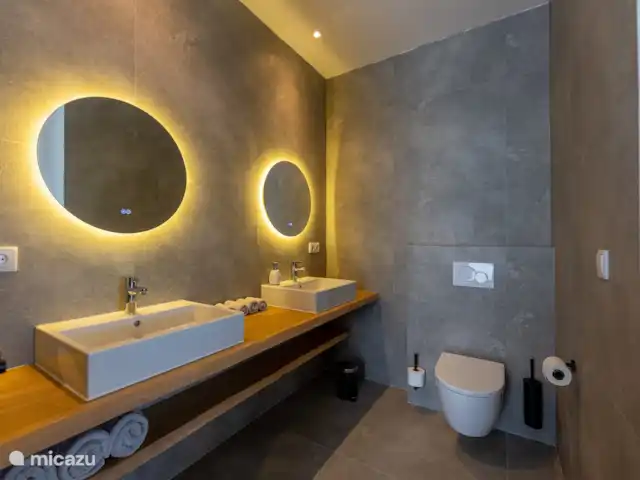 Villa Dirk  en Curazao, Banda Arriba (este), Vista Royal - villa baño de lujo arriba