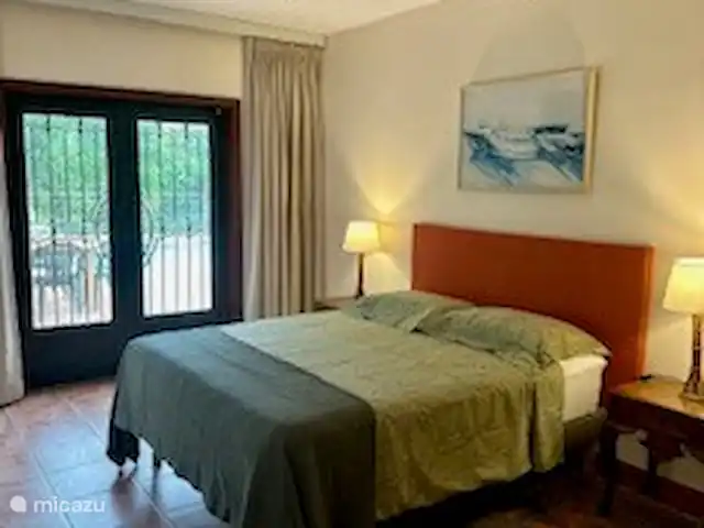 Location de Vacances Curaçao, Curaçao-Centre, Mahaai/Damacor, villa - Villa Casablanca Premier Étage Chambre principale donnant sur terrasse et piscine privée