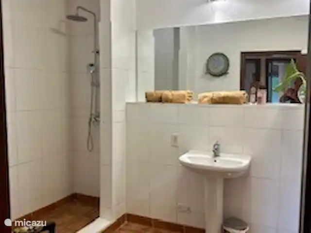 Location de Vacances Curaçao, Curaçao-Centre, Mahaai/Damacor, villa - Villa Casablanca Premier Étage Grande salle de bain familiale