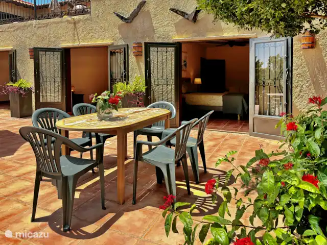 Location de Vacances Curaçao, Curaçao-Centre, Mahaai/Damacor, villa - Villa Casablanca Premier Étage Idéal pour un petit-déjeuner, un déjeuner ou un dîner tropical !