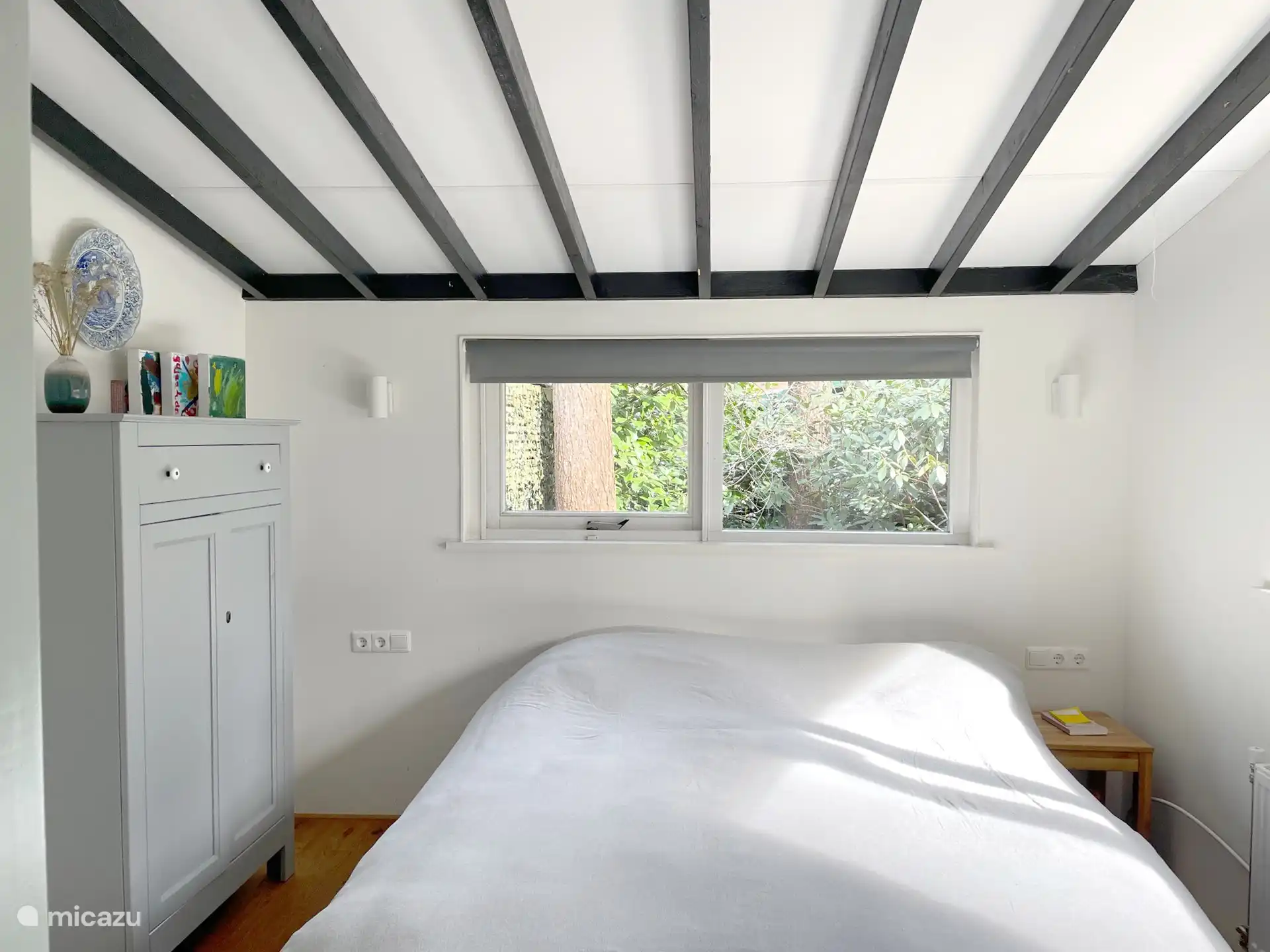 Hauptschlafzimmer, wunderbar hell oder dunkel durch gute Jalousien