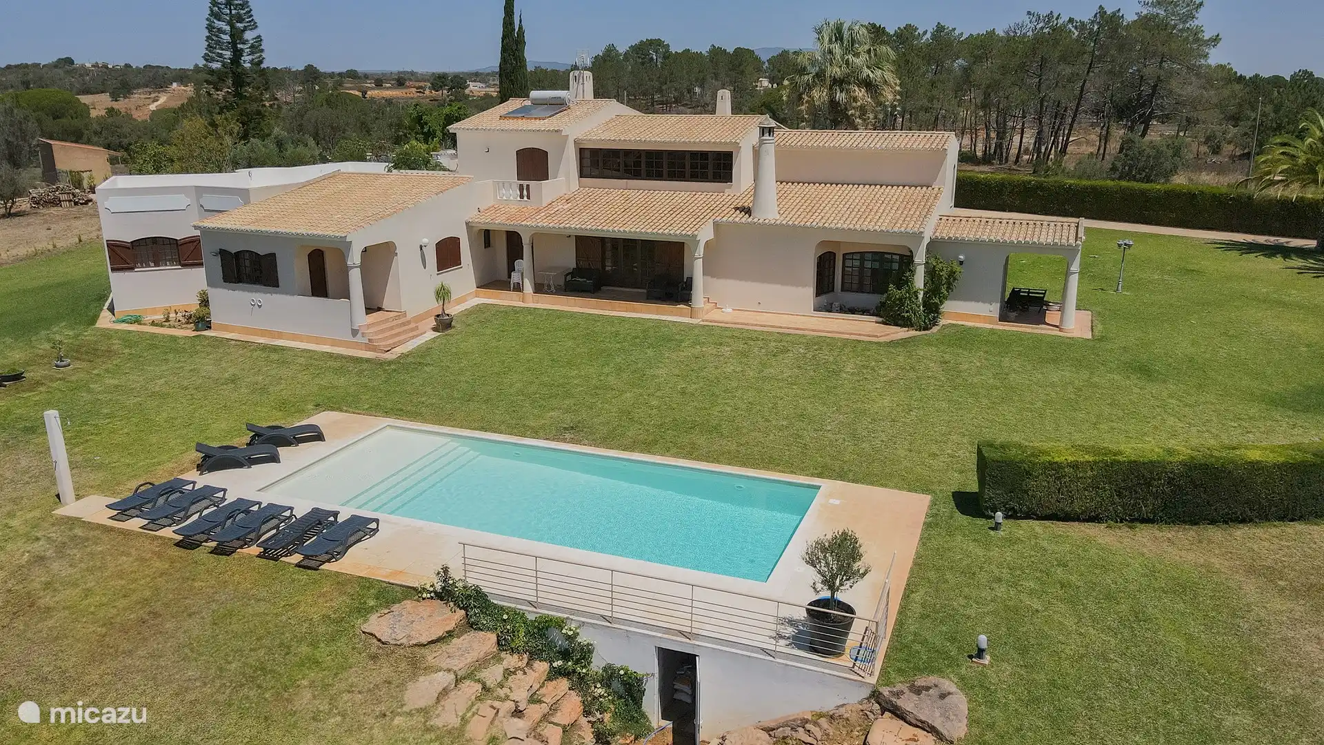 villa, Faro, Algarve, Portugal - P&#233;talos de amor