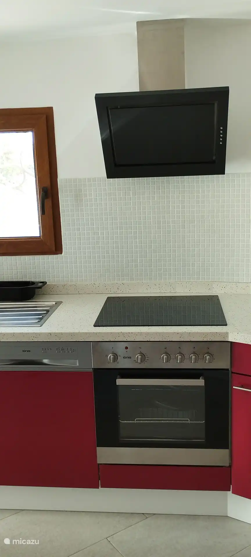 In deze oven kunt u voor een lekker ontbijtje of een lunch uw broodjes afbakken.  