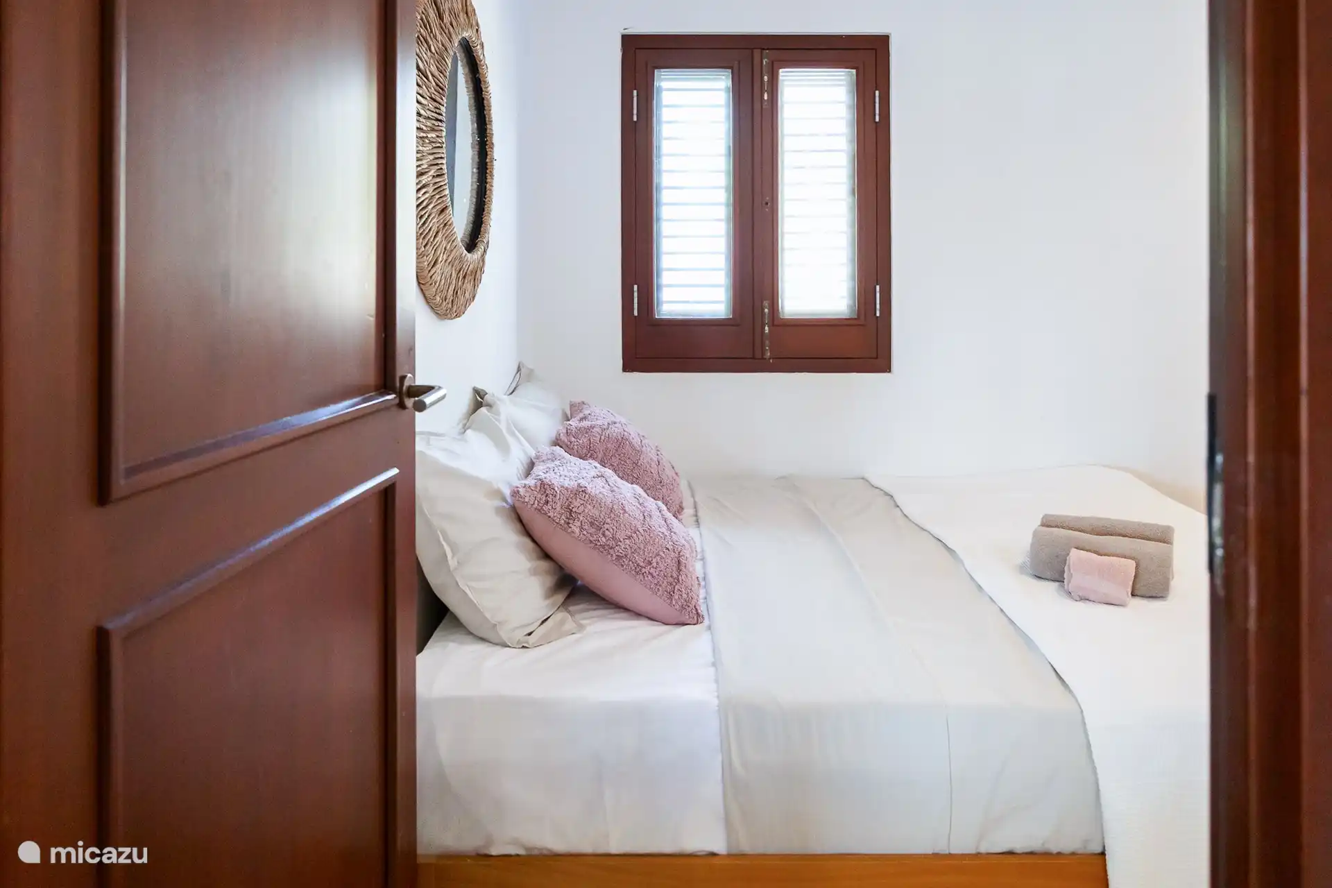 La troisième chambre dispose d'un lit de 180 x 200 pouvant également être constitué de deux lits simples. Cette chambre dispose également de la climatisation.