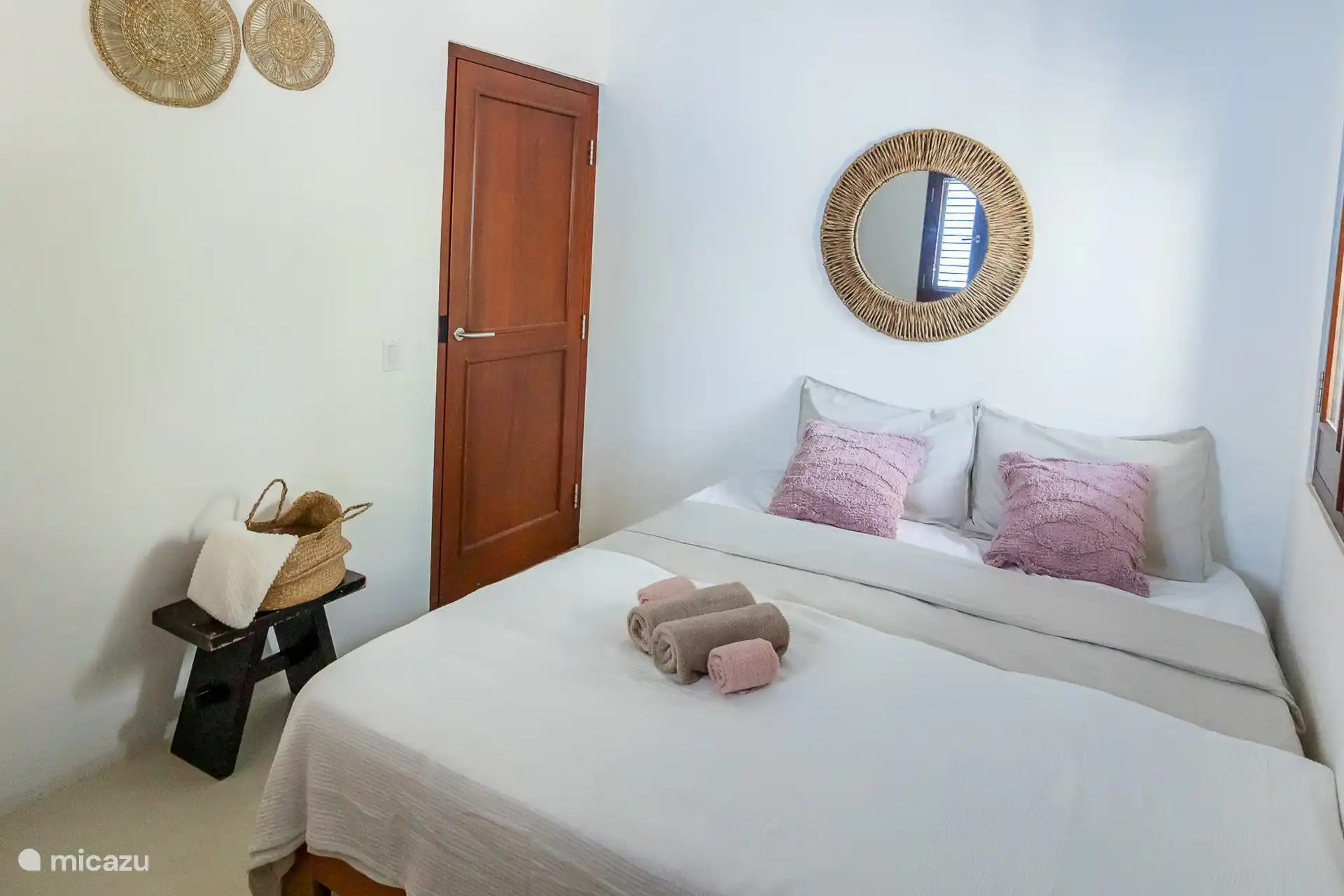 La troisième chambre dispose d'un lit de 180 x 200 pouvant également être constitué de deux lits simples. Cette chambre dispose également de la climatisation.