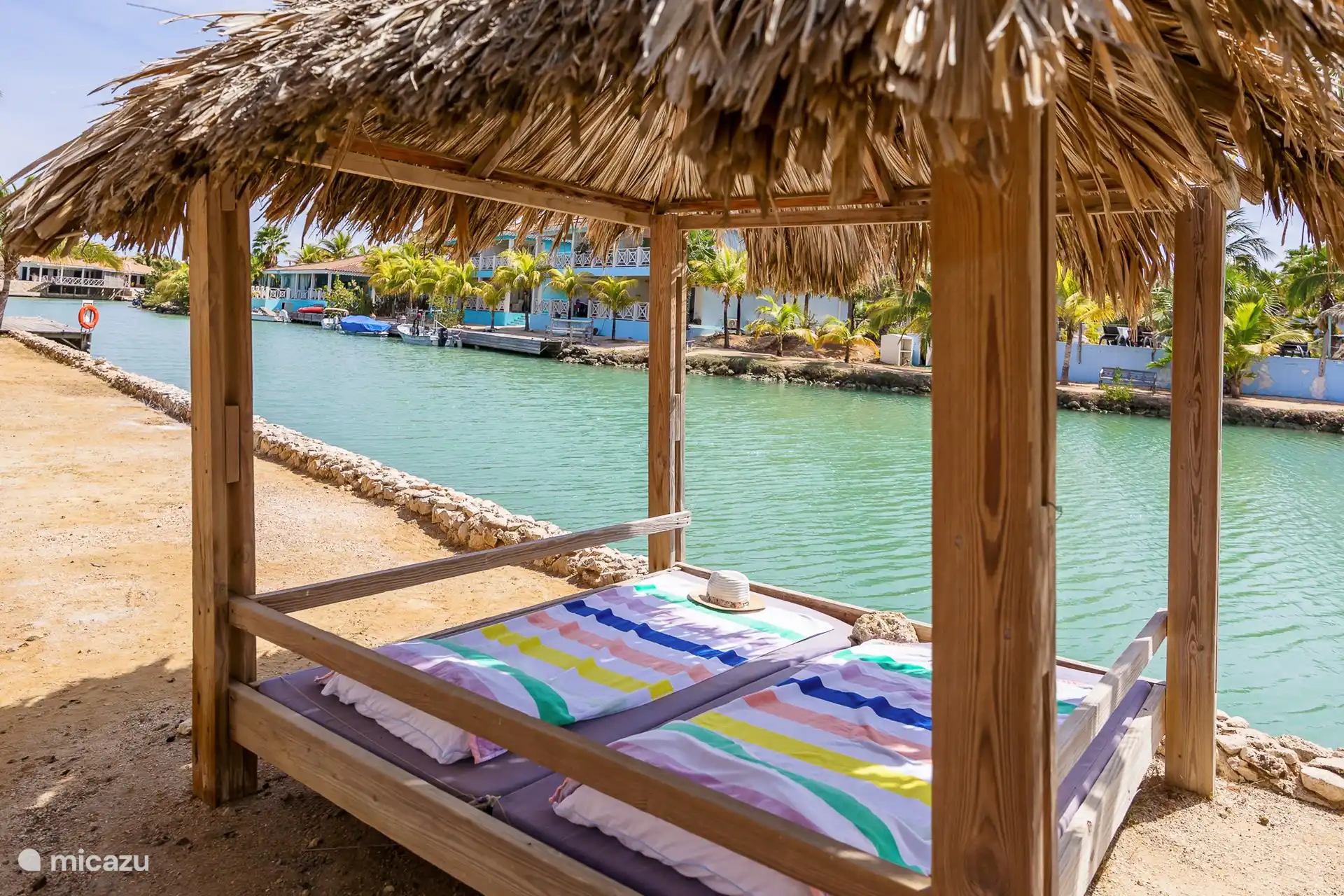 Détendez-vous devant la maison sous la palapa.