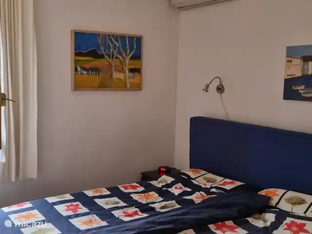 Casa Dénia en España, Costa Blanca, Dénia - casa paredada El dormitorio principal con aire acondicionado.