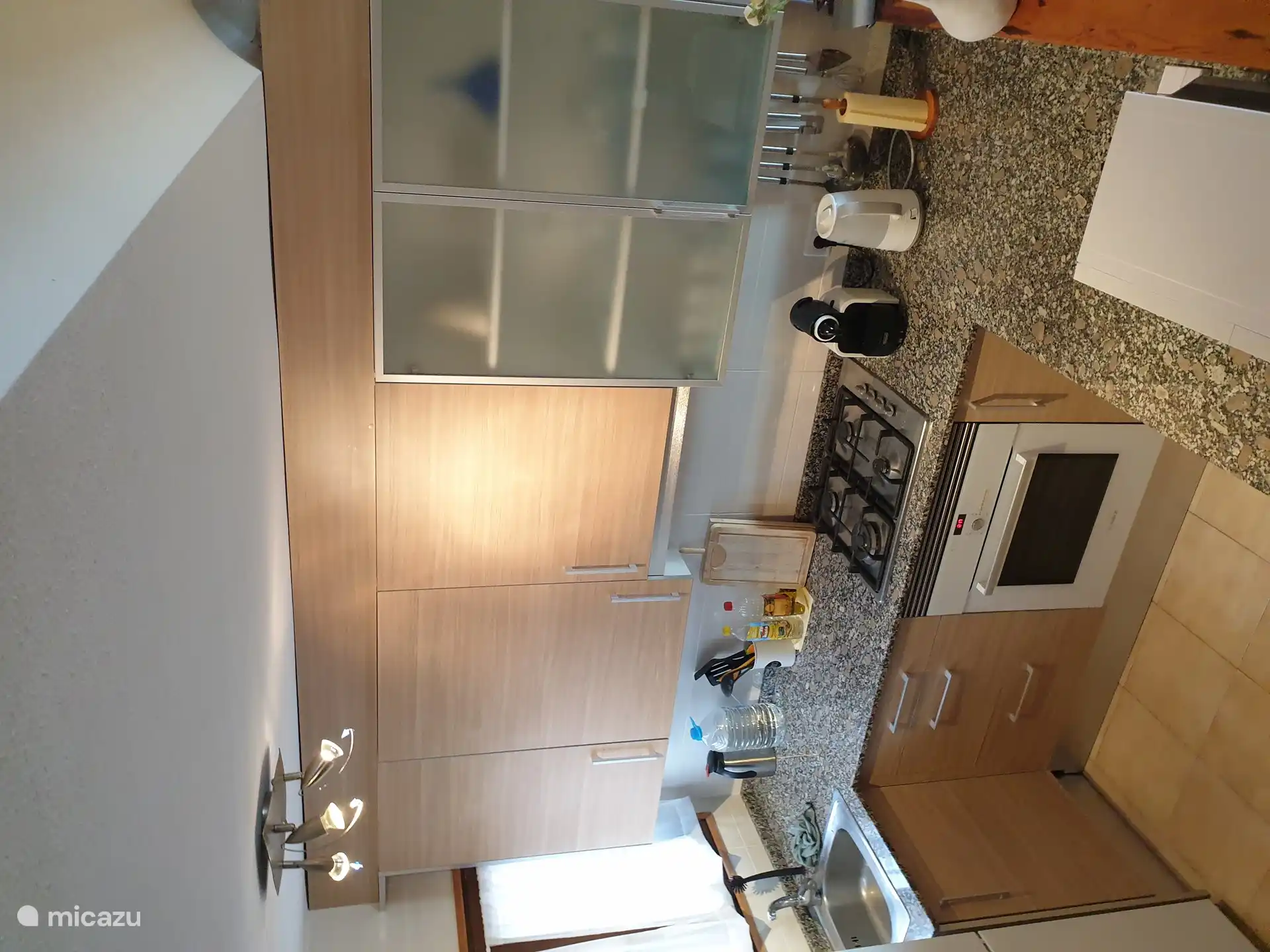 Gut ausgestattete K&#252;che