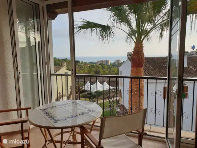 Casa Dénia en España, Costa Blanca, Dénia - casa paredada Terraza cubierta con vistas.