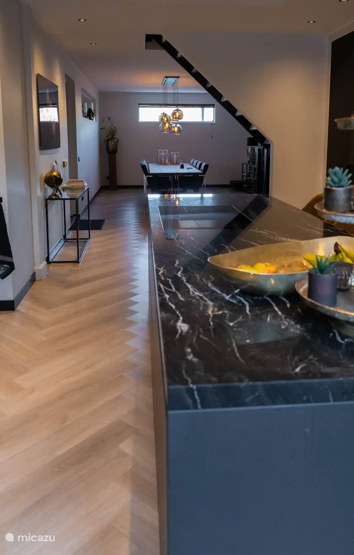 uitzicht naar de woonkamer