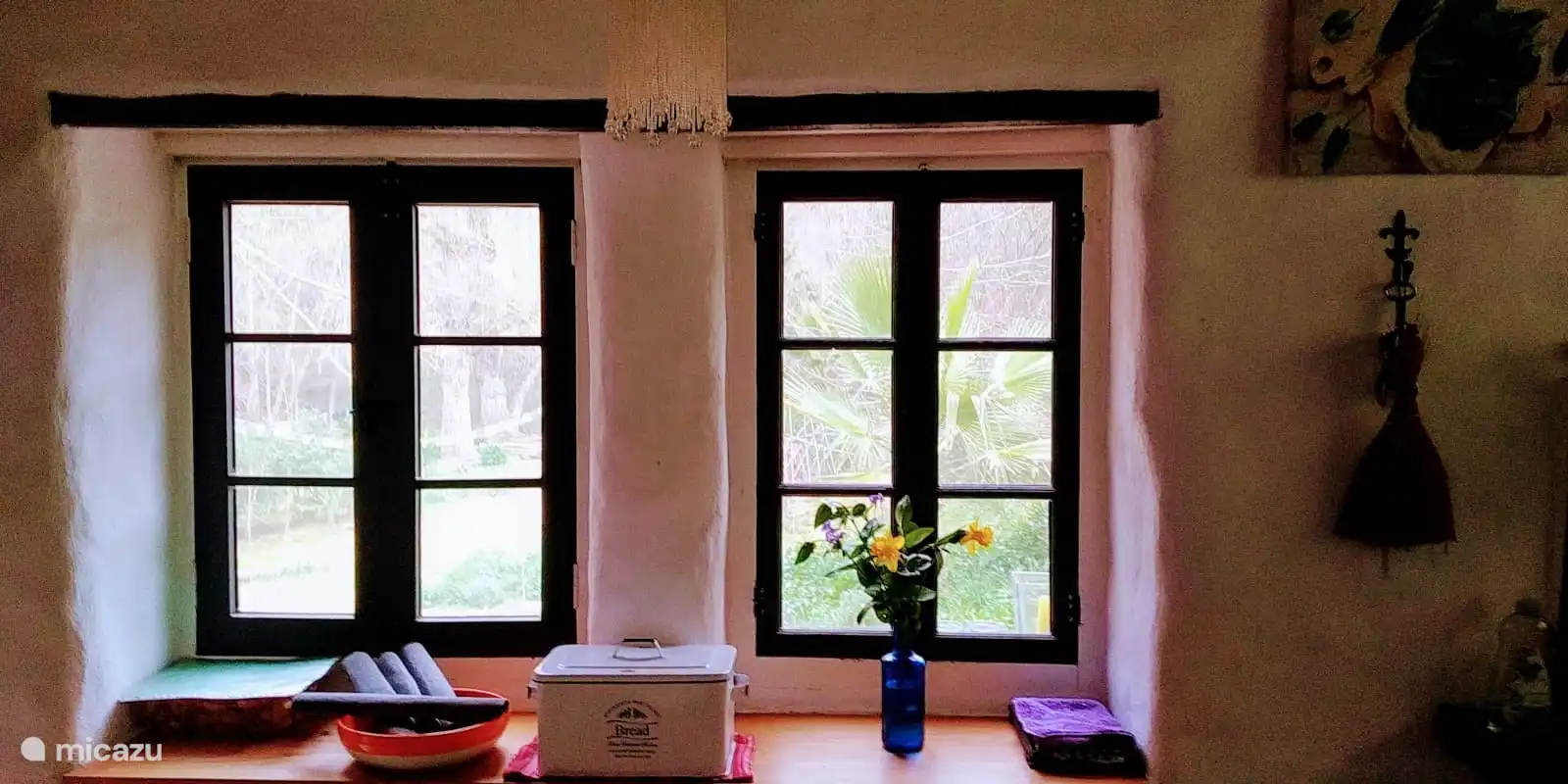 re-upgraded windows - not only thoughtfully thought out, but also charming