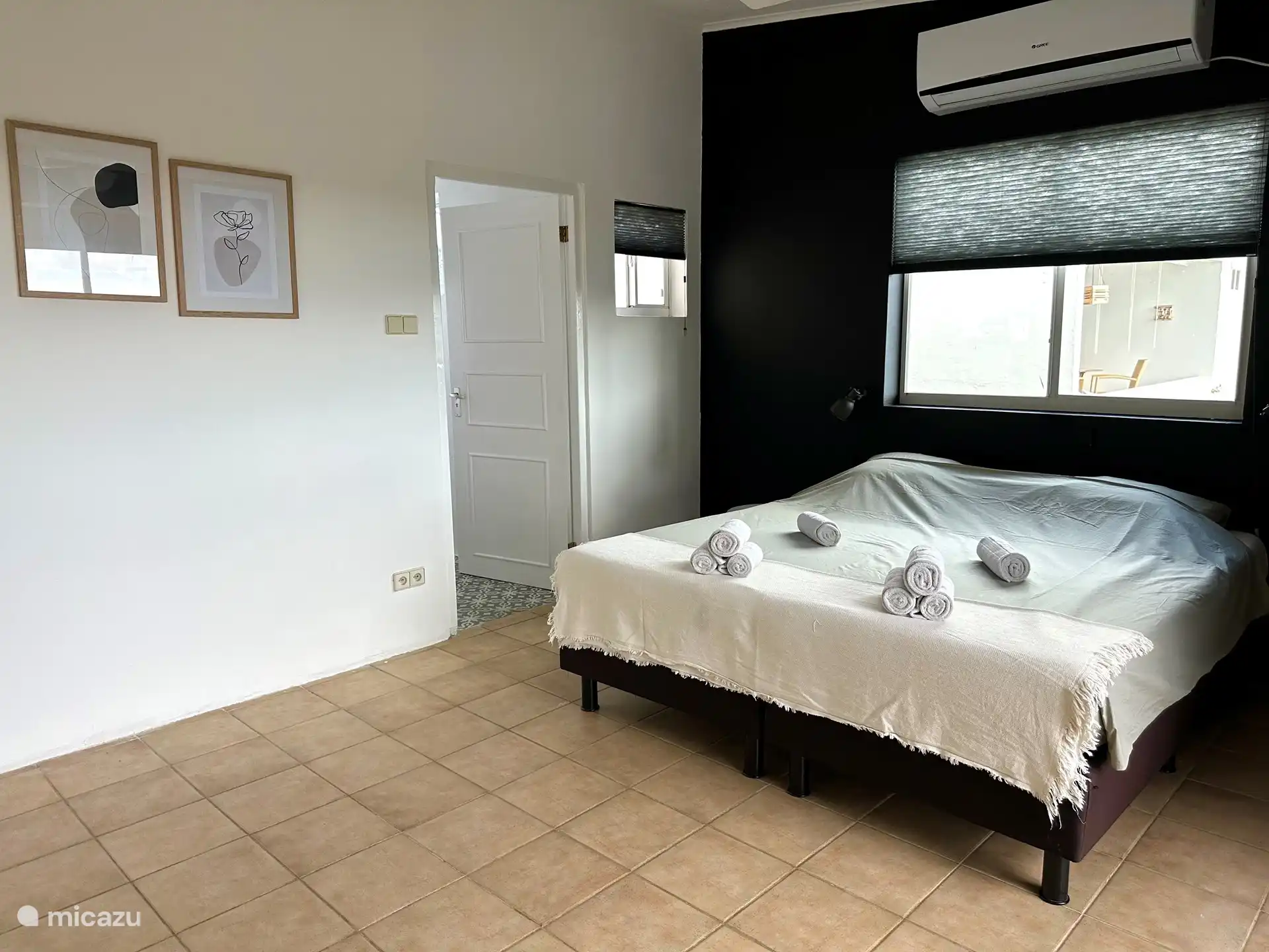 Das erste Schlafzimmer der Wohnung. 