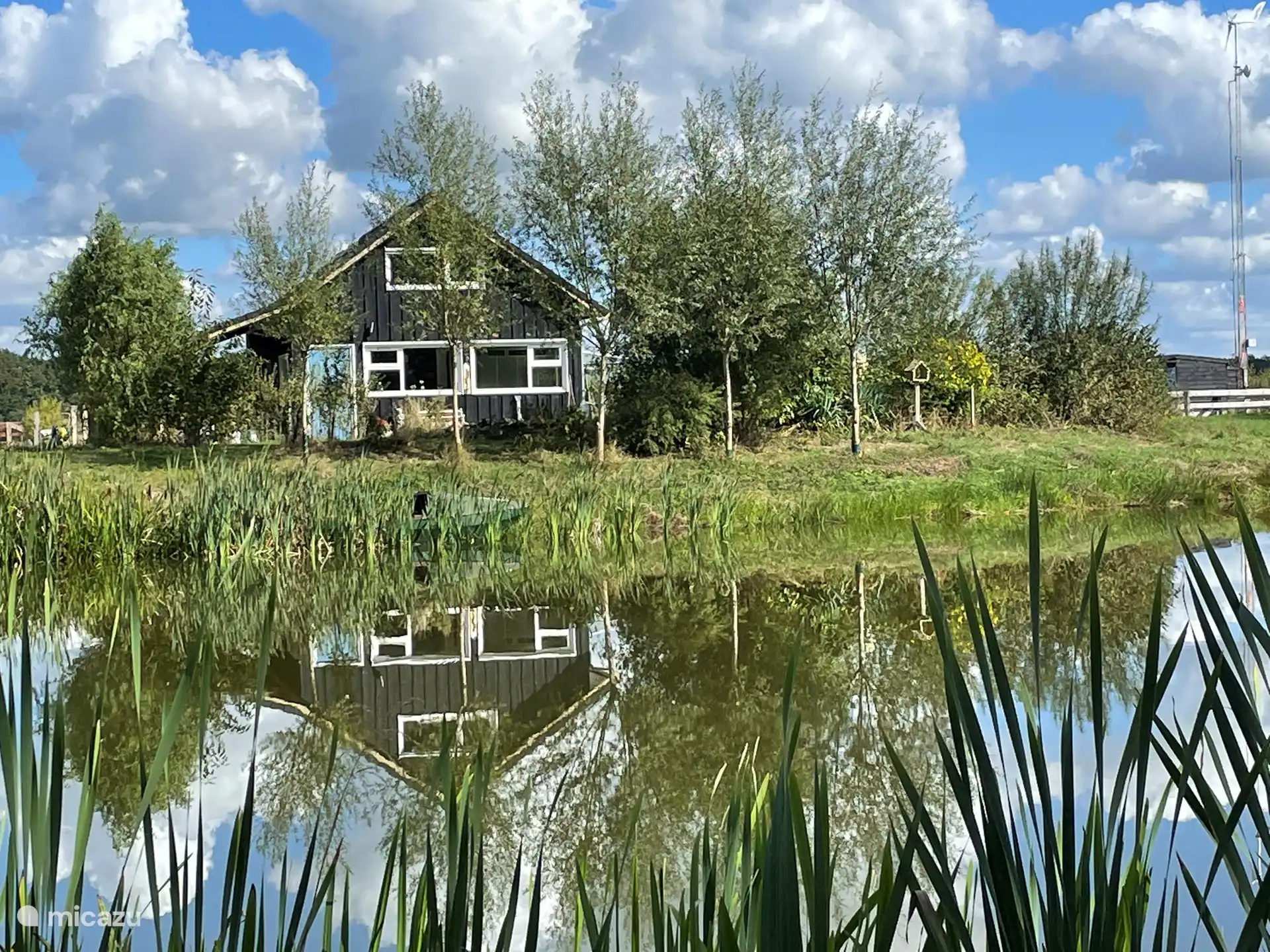 Complet avec jardin privé dans lequel vous pouvez vous asseoir n’importe où