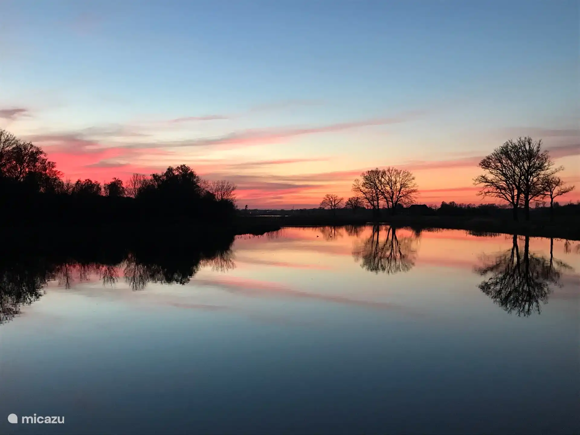 Profitez de belles soirées d'été sur nos terrasses avec vue sur des couchers de soleil à couper le souffle