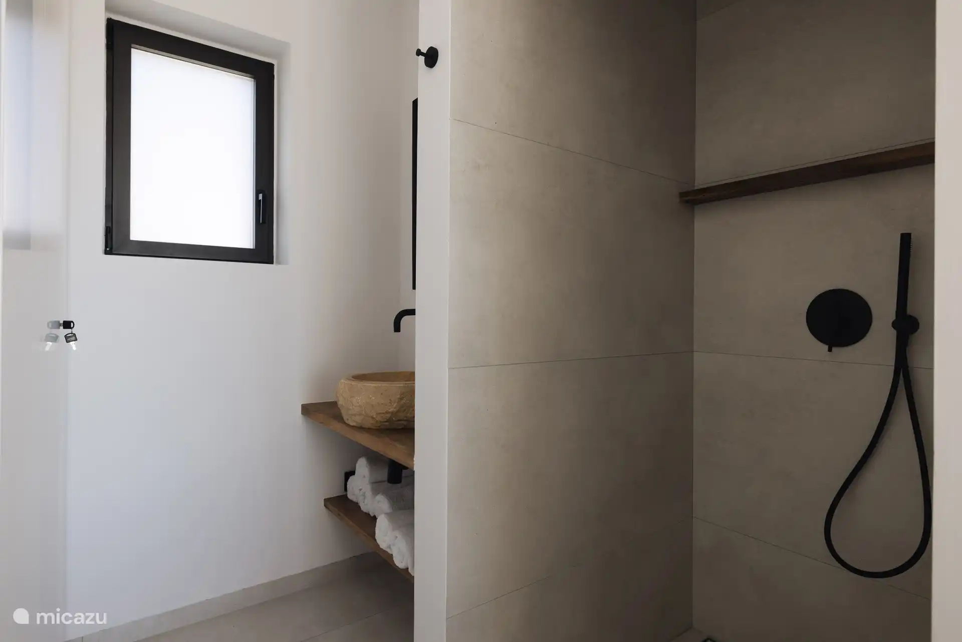 Bathroom with rainshower 