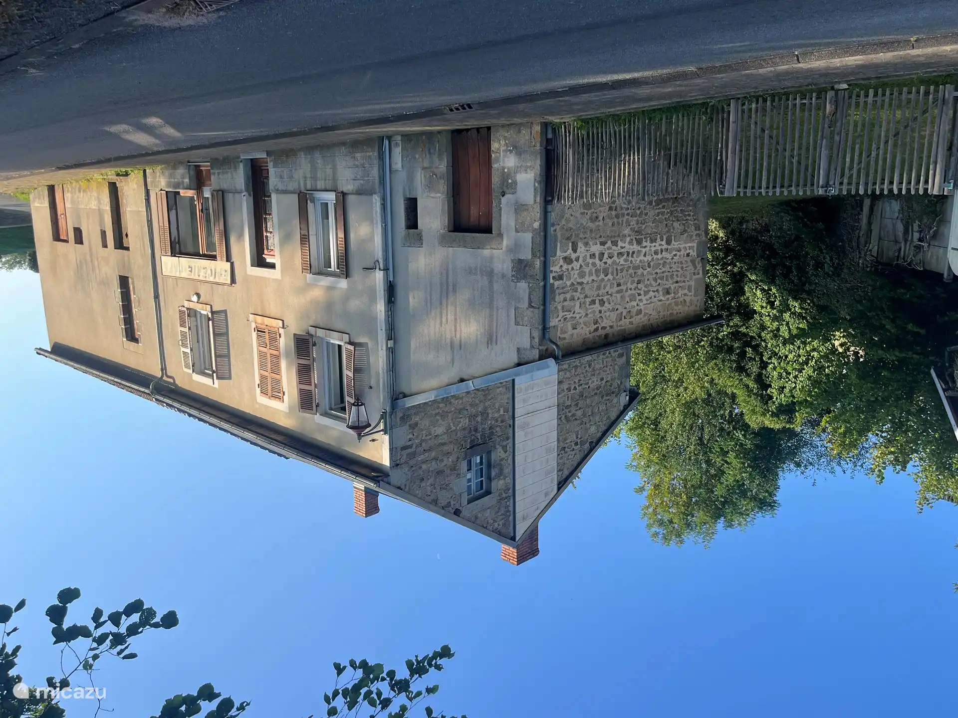 Café Epicerie in Frankreich, Puy-de-Dôme, Gouttières - Ferienhaus