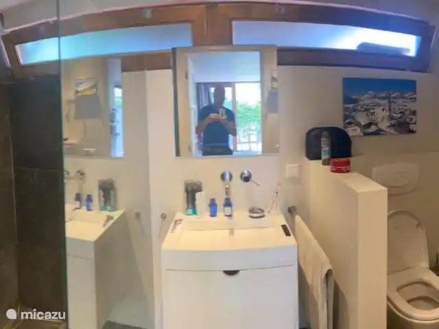 Casa de transporte en el agua en Países Bajos, Holanda Meridional, Voorburg - villa Casa de jardín con baño