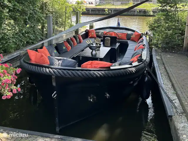 Casa de transporte en el agua en Países Bajos, Holanda Meridional, Voorburg - villa Adjunto a la casa se encuentra esta hermosa balandra en nuestro propio puerto. Realice hermosos viajes a Delft o Leiden con el capitán Rick.