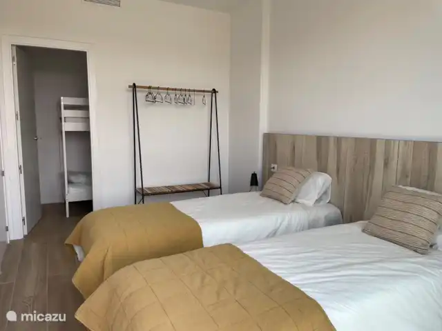 Casa Feliz Finestrat | Espagne, Costa Blanca, Finestrat - appartement Chambre au rez-de-chaussée avec chambre d'enfants attenante avec lits superposés