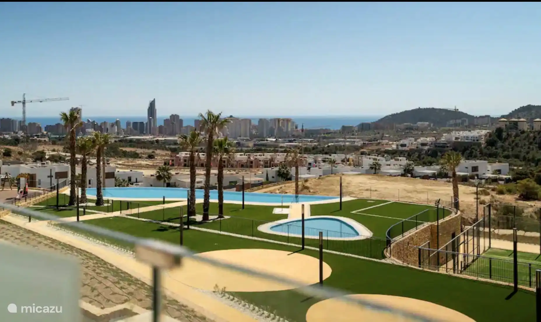 Schwimmbad und Kinderbecken