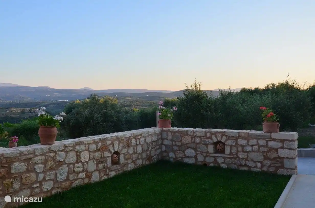 Uitzicht vanuit de tuin