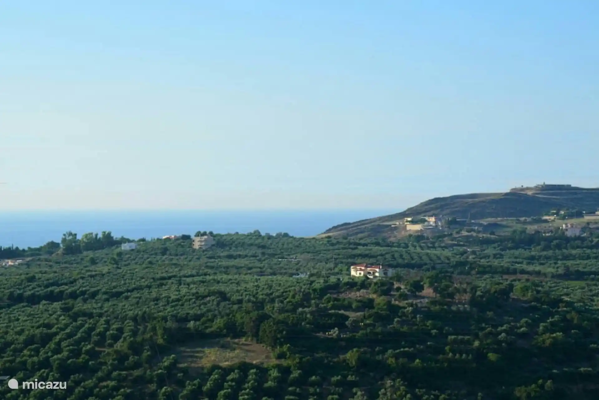 Uitzicht vanuit de tuin