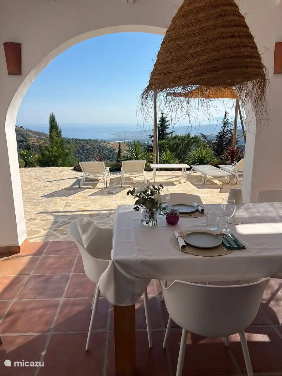 Magnifique vue sur la mer sur la terrasse