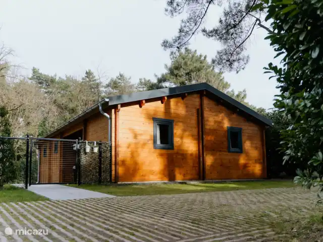 blokhut / lodge huren in Nederland, Limburg, Meijel – Wellness Boshuisje met Sauna/Hottub