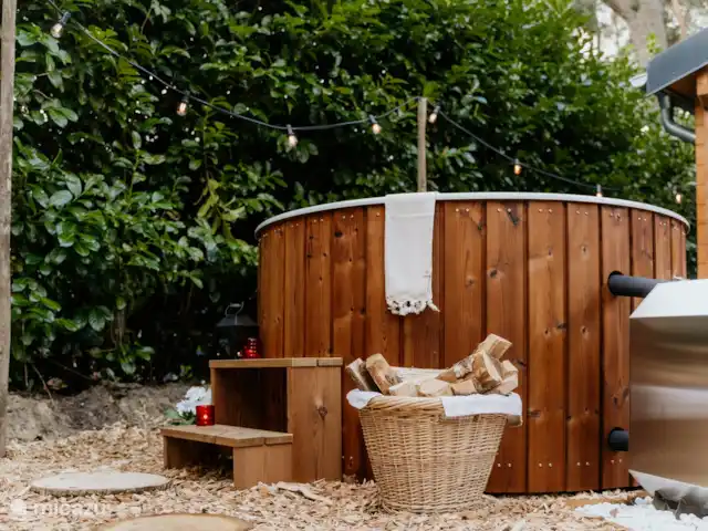 blokhut / lodge huren in Nederland, Limburg, Meijel – Wellness Boshuisje met Sauna/Hottub