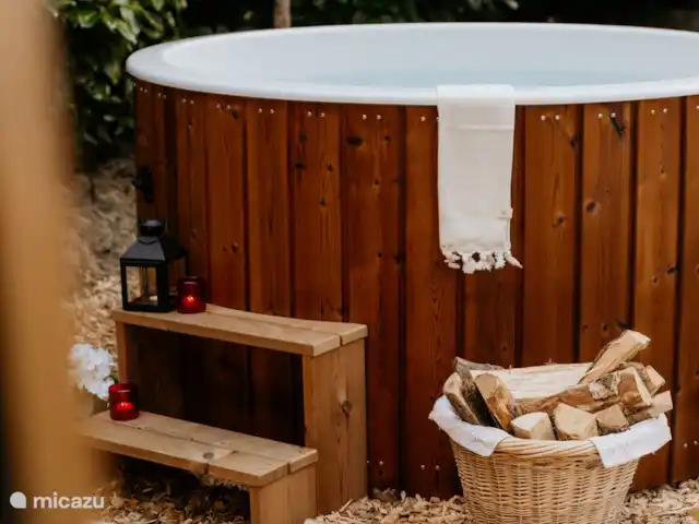 blokhut / lodge huren in Nederland, Limburg, Meijel – Wellness Boshuisje met Sauna/Hottub