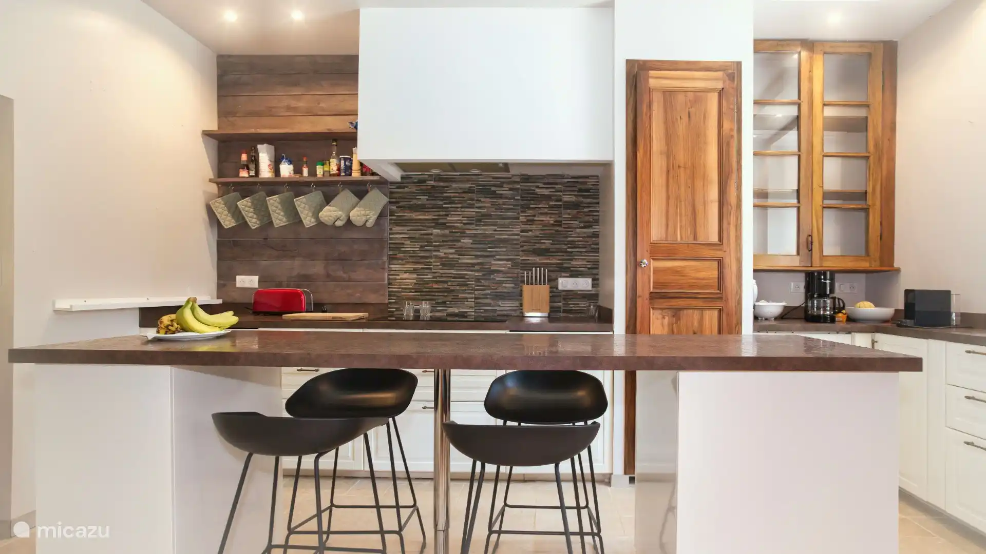 Eine Frühstückstheke in der Küche