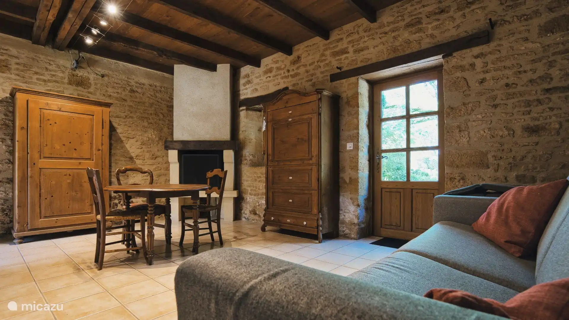 Wohnzimmer und Essbereich im Gite