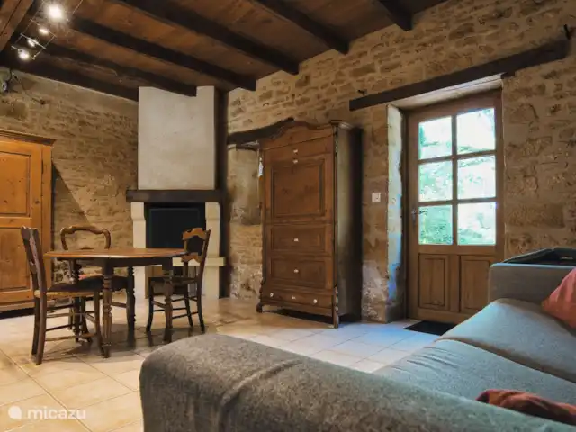 Le Paradis de Saint Geniès huren in Frankrijk, Dordogne, Montignac - villa Woonkamer en eethoek in de Gite