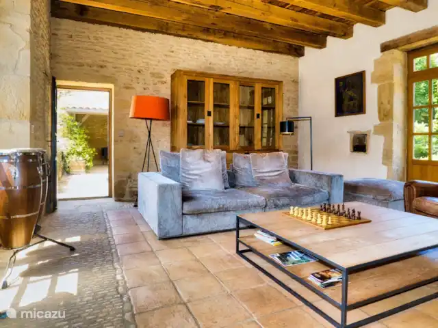 Le Paradis de Saint Geniès huren in Frankrijk, Dordogne, Montignac - villa De woonkamer met open haard