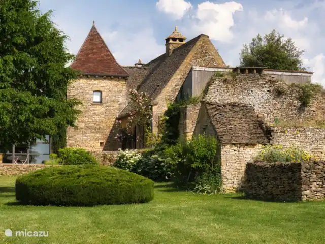 Le Paradis de Saint Geniès huren in Frankrijk, Dordogne, Montignac - villa De prachtige tuin