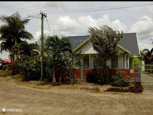 Casa vacacional Suriname – casa de pueblo Casa DafneIva