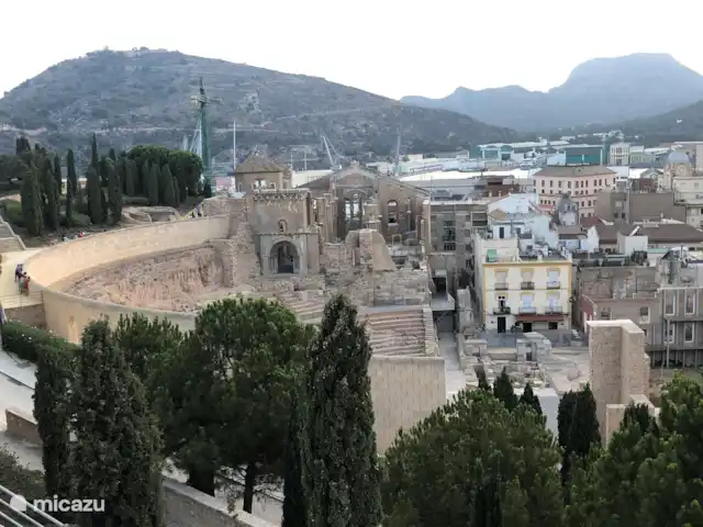 Casa Romantica Villamartín | Espagne, Costa Blanca, Alicante - maison mitoyenne Carthagène a une longue histoire en tant que ville portuaire importante. L'un des témoins les plus importants de la période romaine est le Théâtre Romain de Carthagène.