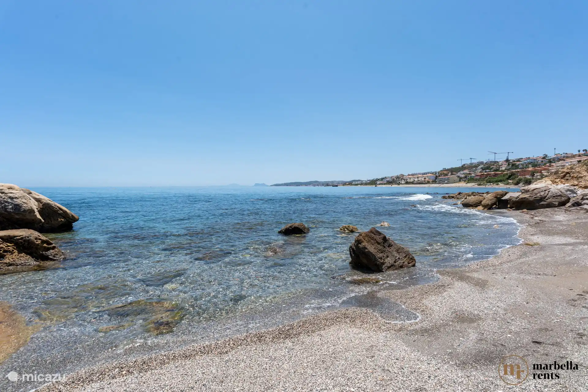 Das Meer vor Ihrer Haustür und Gibraltar in der Ferne
