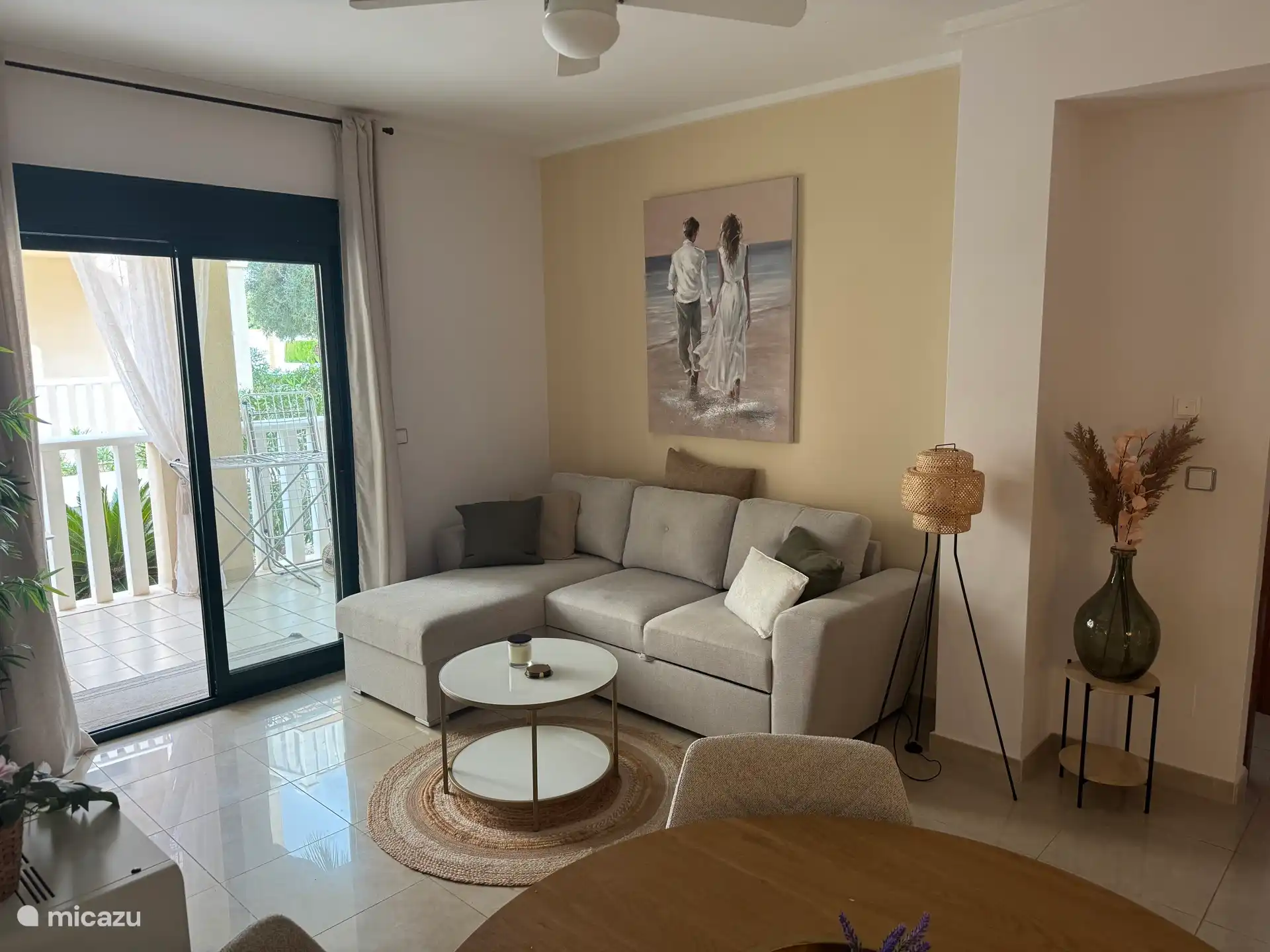 Wohnzimmer mit neuem Schlafsofa 2025