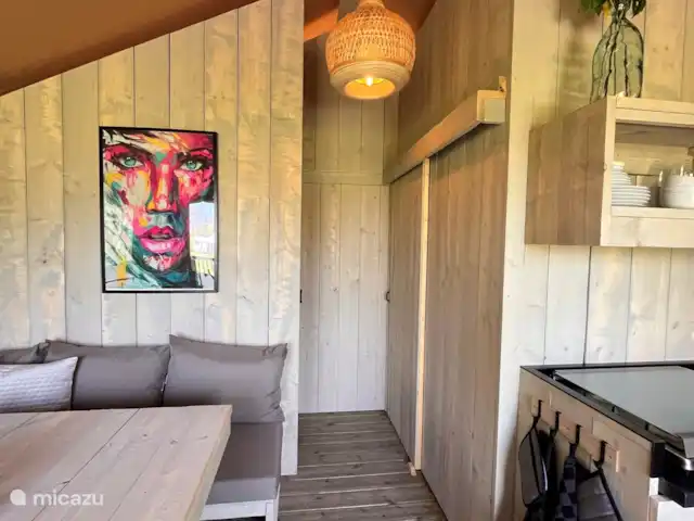 glamping / safaritent / yurt huren in Nederland, Friesland, Grouw – Safarilodge Grou, luxe op een eiland living