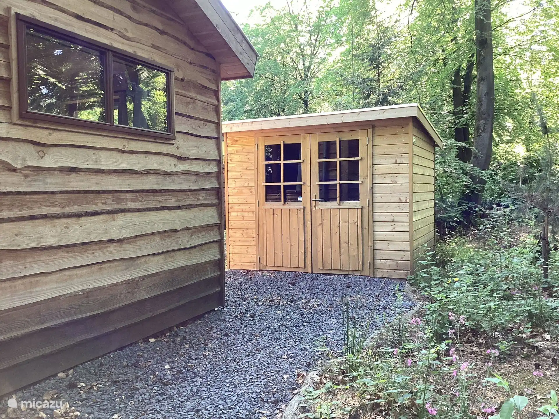 Fahrradschuppen hinter dem Waldhaus