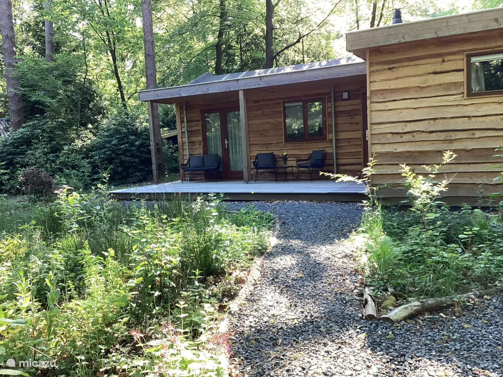 Vorderansicht des Waldhauses