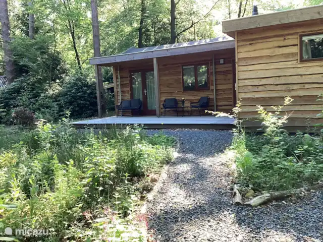 Wandelen, Nederland, Gelderland, Ermelo, chalet Boshuisje Hans & Klaartje Vooraanzicht Boshuisje