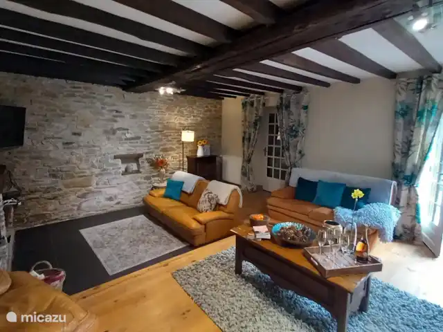 Retraite française - Chant Oiseau | France, Dordogne, Nontron - maison de vacances Salon avec poêle à bois, TV et Xbox 360
