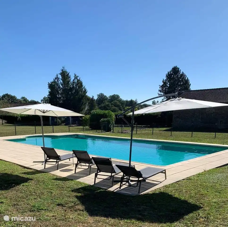 14x7m swimming pool with plenty of sunbeds, parasols and a pool house with a shower, toilet and washing up facilities.  The pool is fenced.