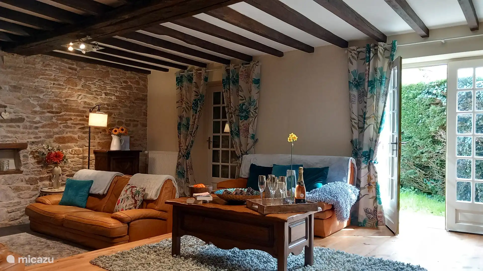 Large, comfortable living room.