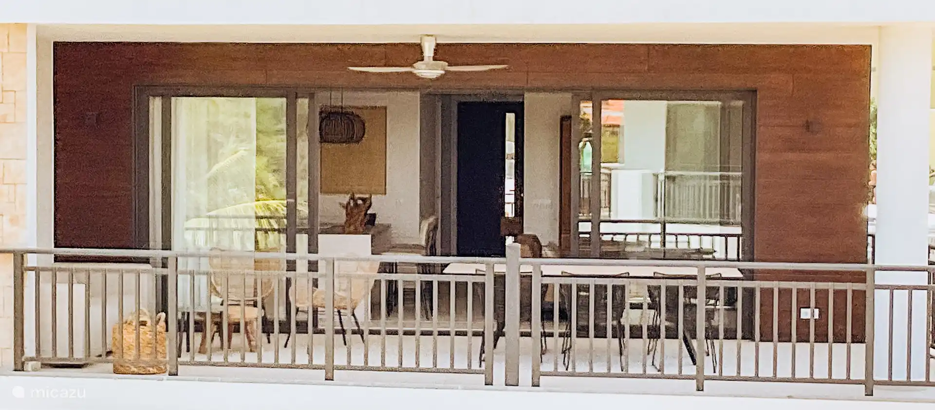 Preciosa gran terraza cubierta