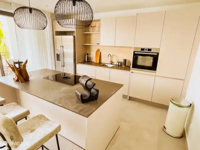 Apartamento de lujo en Blue Bay en Curazao, Curazao Centro, Blue Bay - apartamento Cocina de lujo con todos los electrodomésticos.