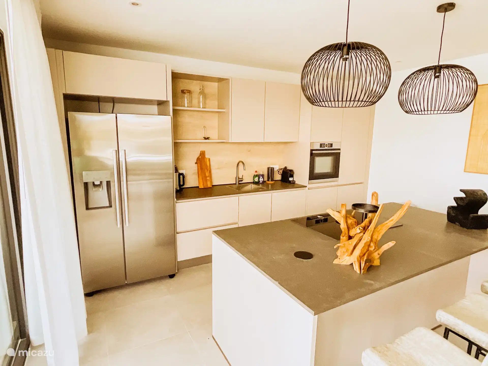 Cocina de lujo con todos los electrodomésticos. 