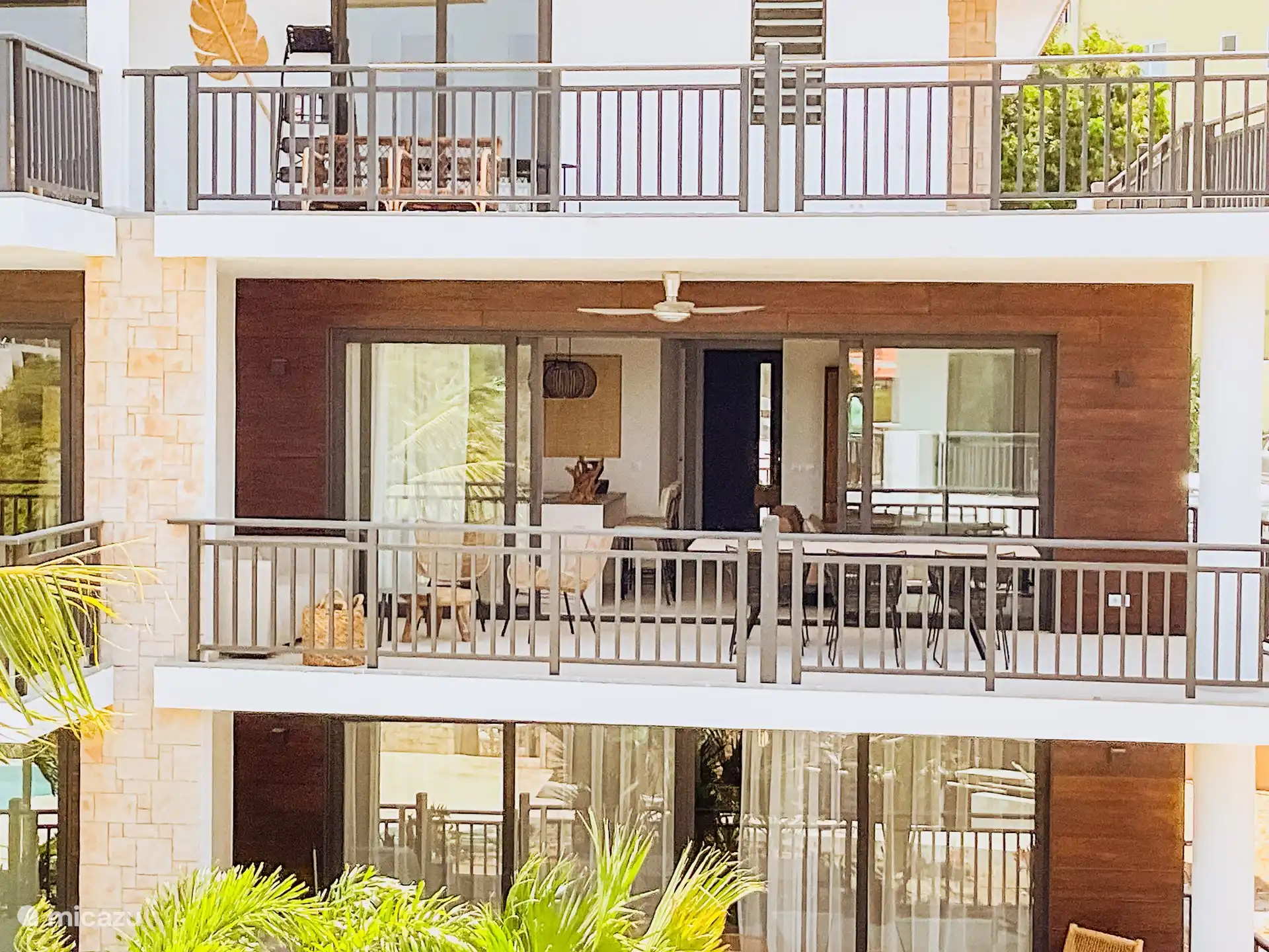 Preciosa gran terraza cubierta